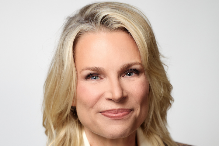 jennifer bergstrom headshot